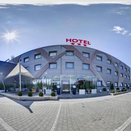 Hotel Porto 라돔스코 외부 사진