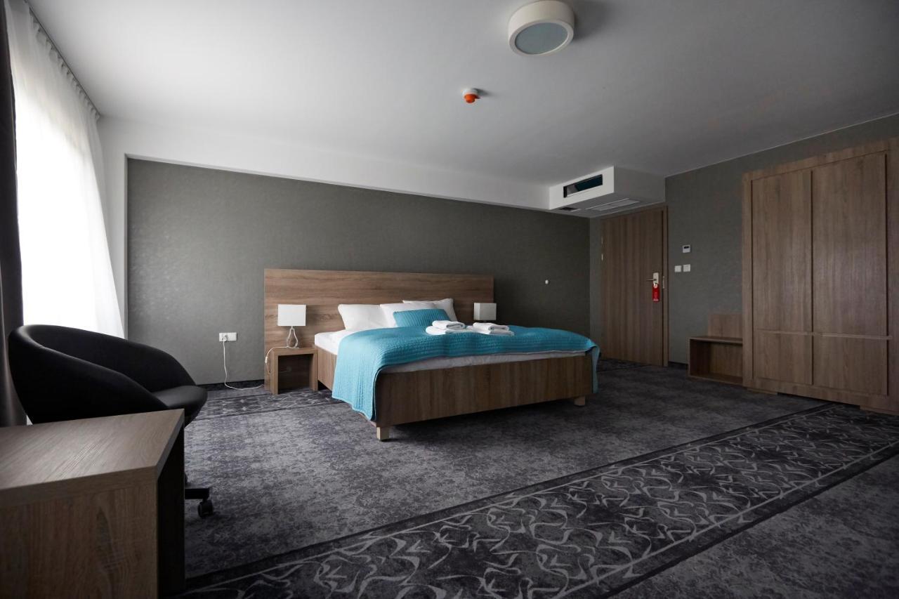 Hotel Porto 라돔스코 외부 사진