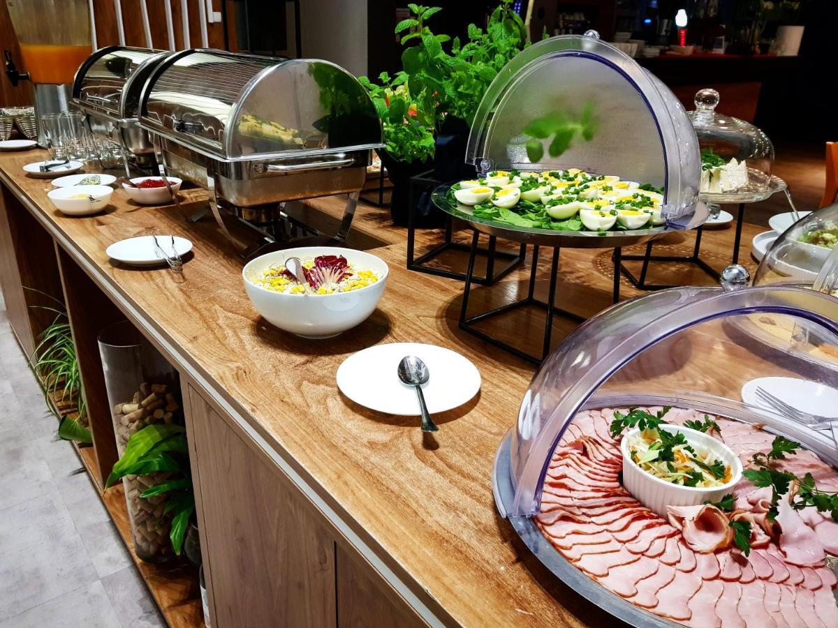 Hotel Porto 라돔스코 외부 사진