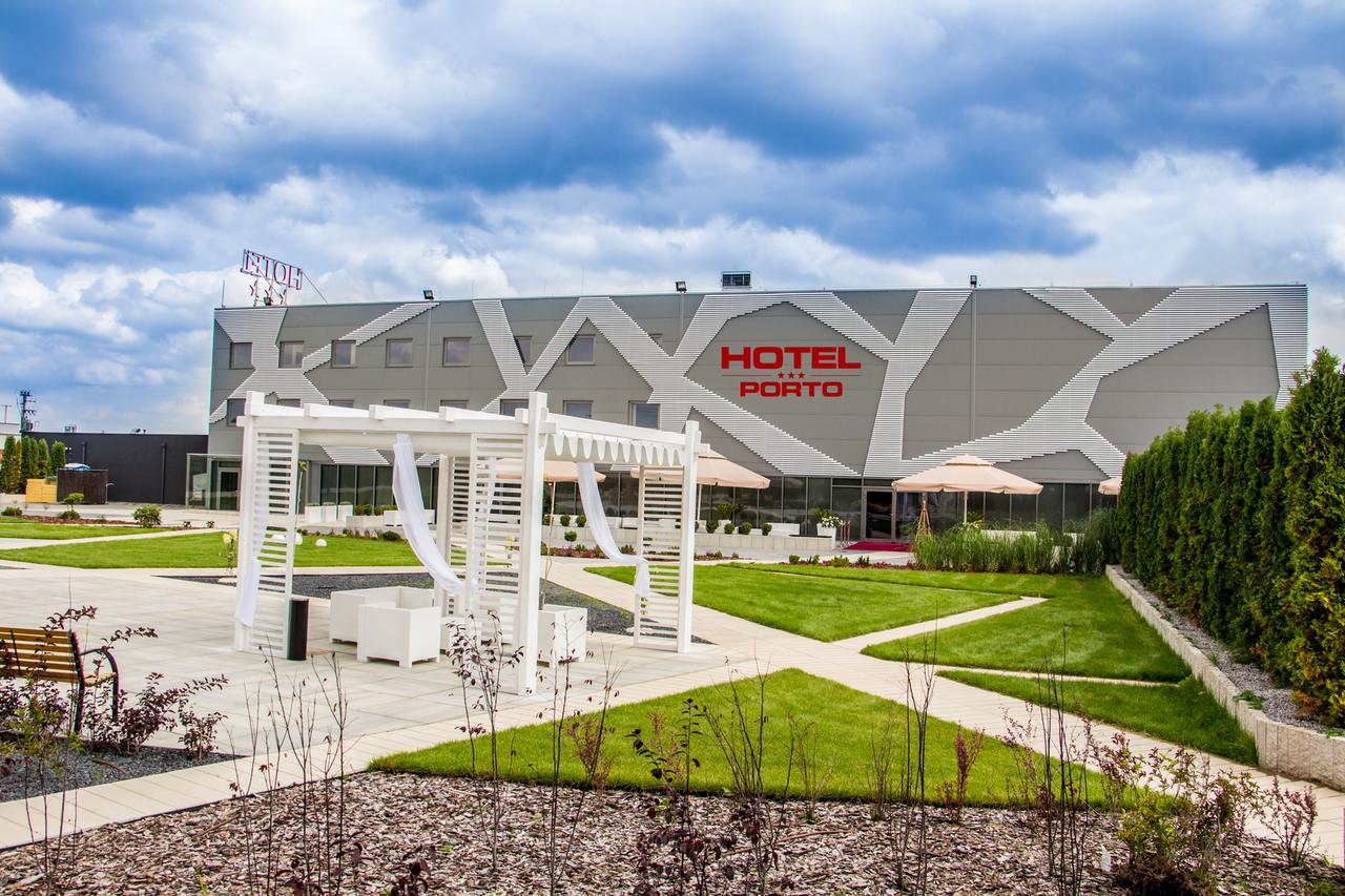 Hotel Porto 라돔스코 외부 사진